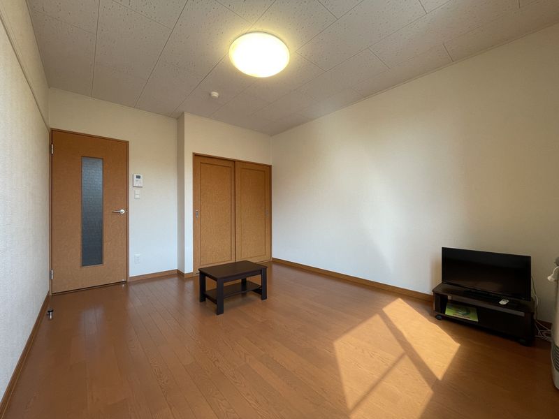 レオパレスＳＡＫＵＲＡ 居間
