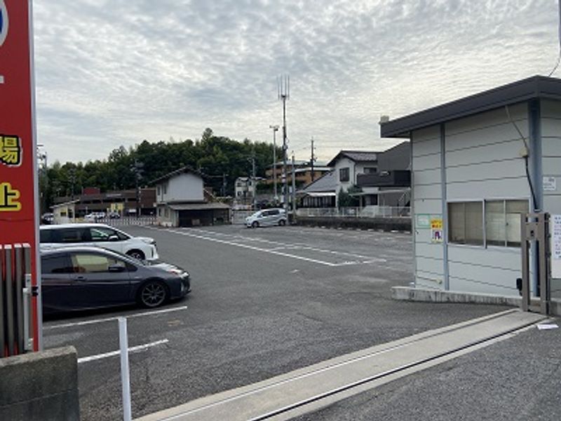 レオパレスサン宮島 駐車場