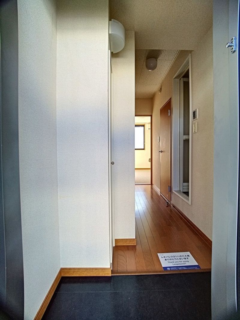 レオパレスサンガーデン 玄関