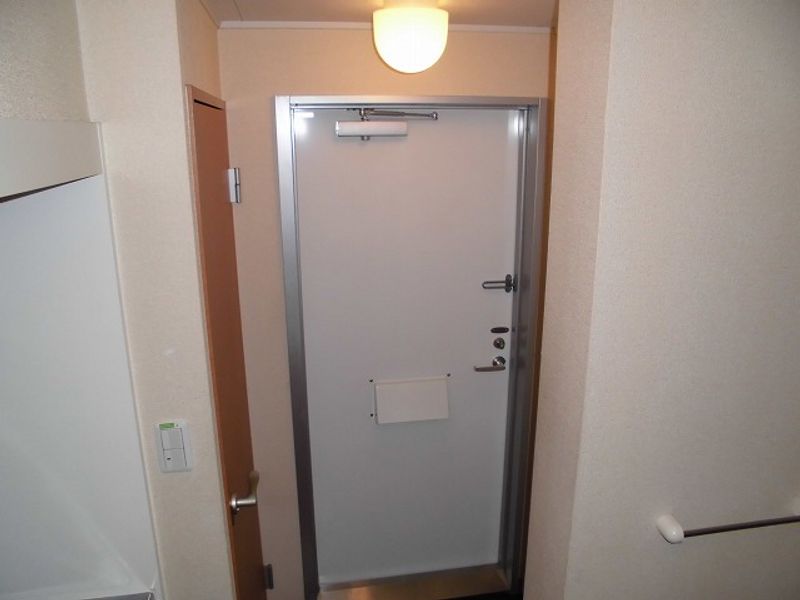 レオパレスエステートⅡ 玄関