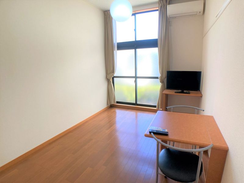 レオパレスＣａｓａ　Ｎａｐｏｌｉ 居間