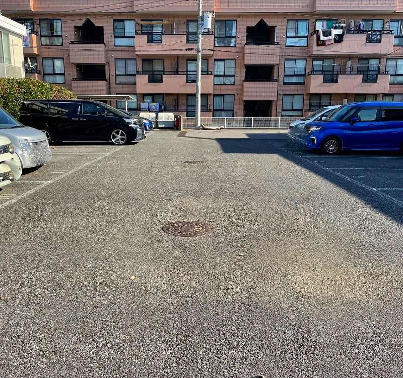 レオパレスフルールⅡ 駐車場