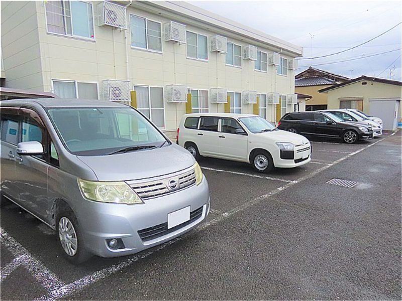 レオパレスエクセレントＳＡＤＡ 駐車場