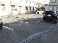 レオネクストアウリィ 駐車場