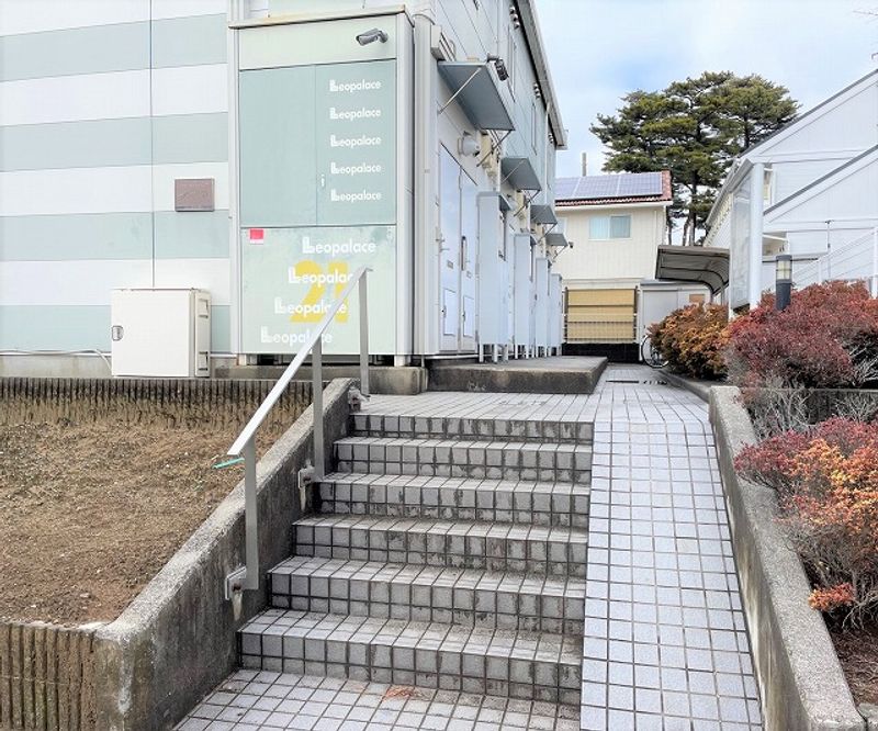 レオパレスパークセブン エントランス