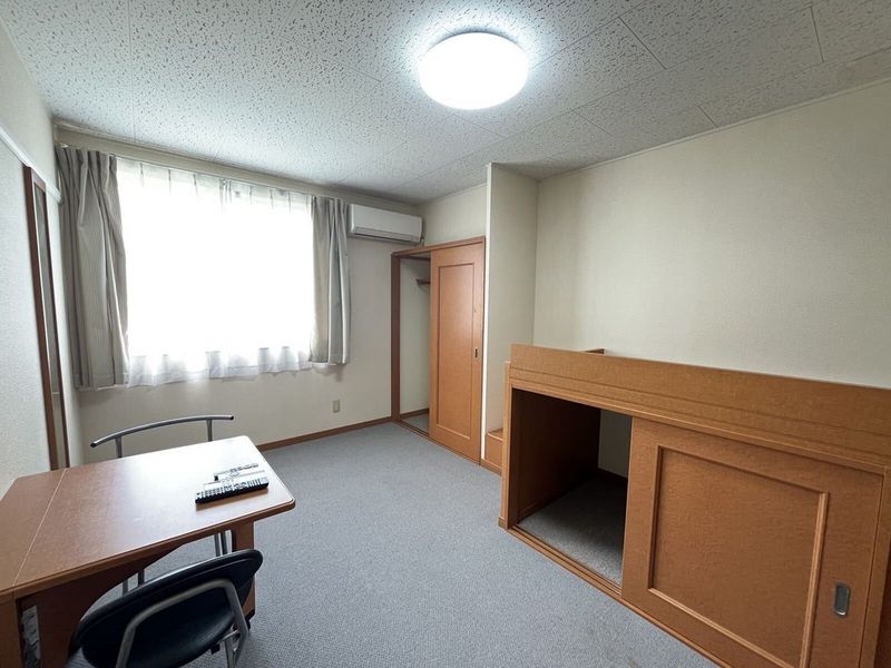 レオパレスファースト 居間