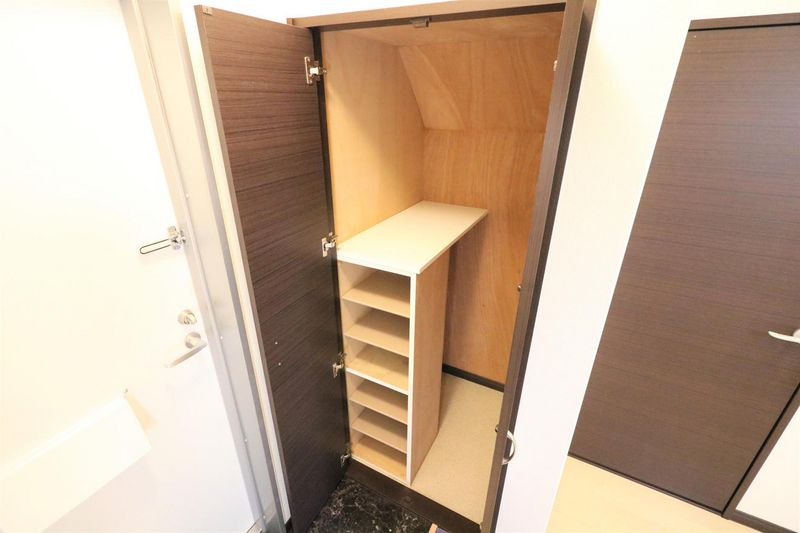 LEONEXT Mibu Shakomae Entrance