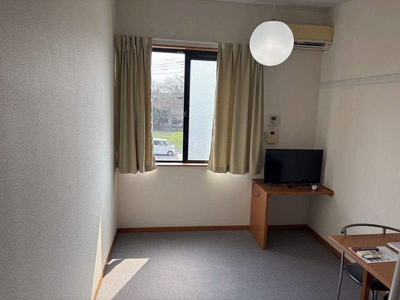 レオパレスアミティエⅡ 居間