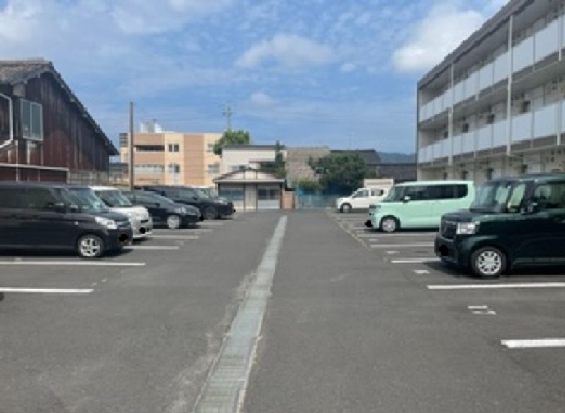 レオパレス出雲 駐車場
