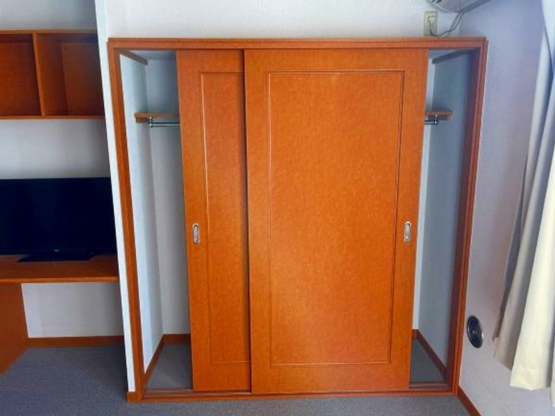 レオパレスエクレール田間 収納