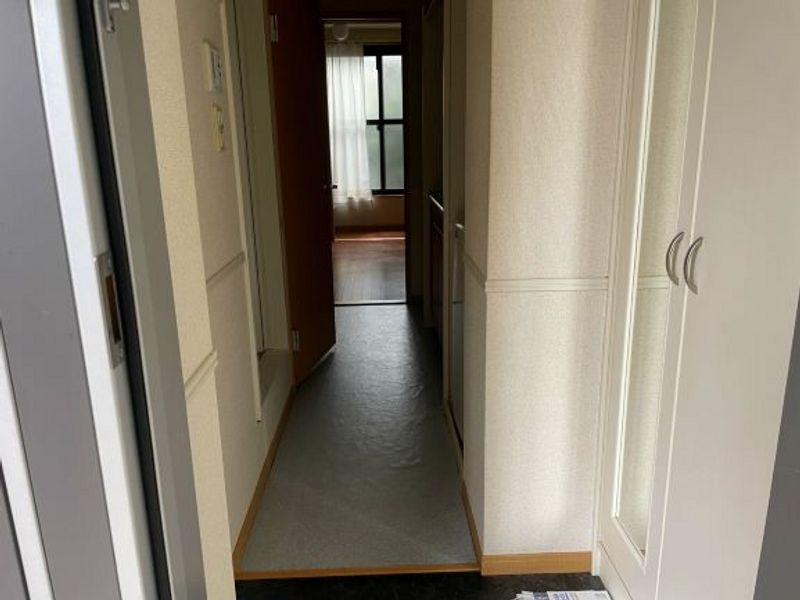 レオパレスアーバン貮番館 玄関