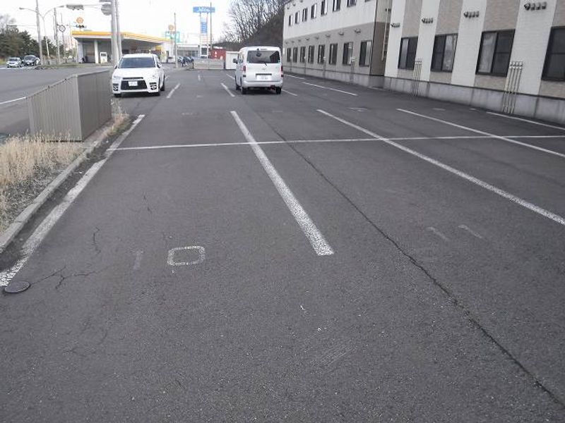 レオパレスグリーン東室蘭 駐車場