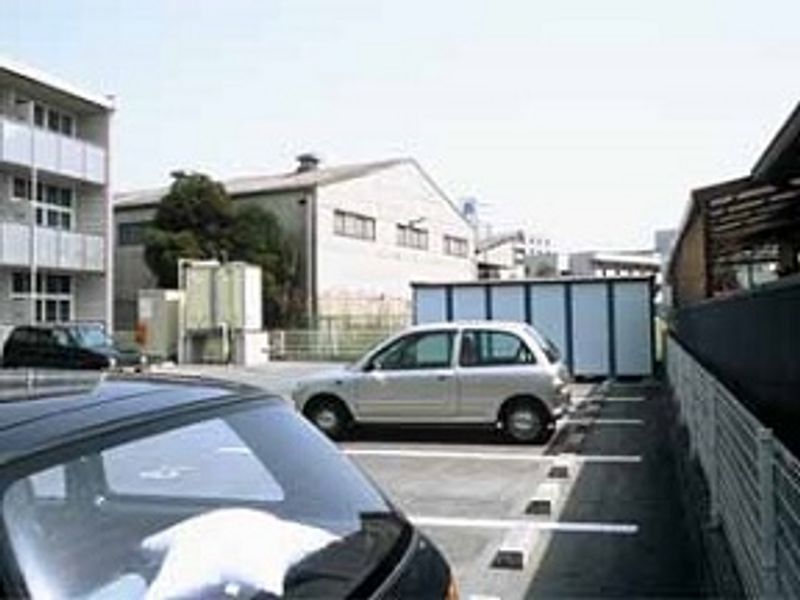 レオパレスソレーユ青江第二 駐車場