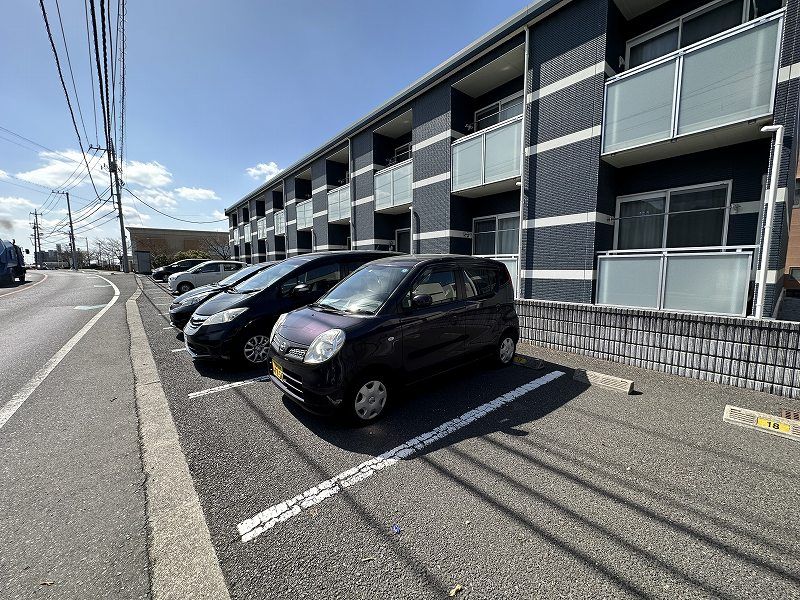 レオネクストＷＩＮ 駐車場