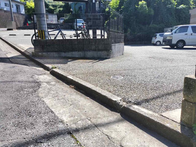 レオパレス北岡パークハウス 駐車場