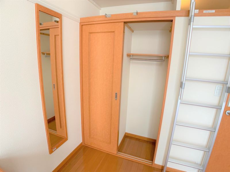 レオパレスプランセル南陽 収納