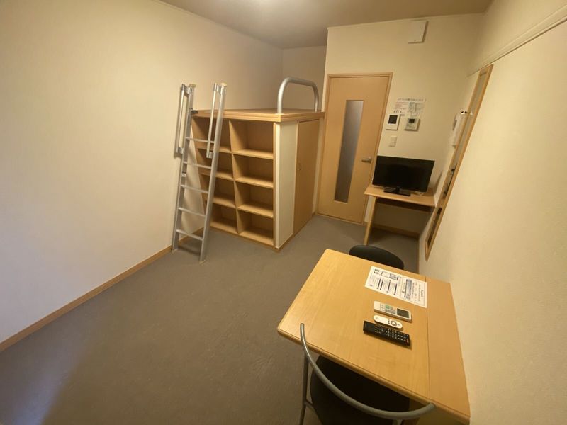 レオパレス日置 居間