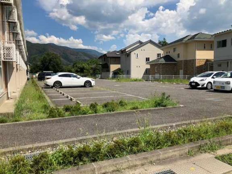 レオパレスＭＩＳＵＺＵ 駐車場