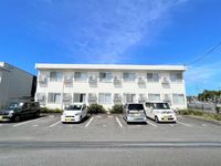 レオパレスペニンシュラＡ 駐車場