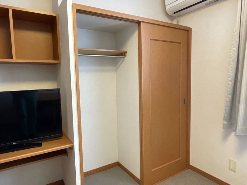 レオパレスオリビアンＢ 収納