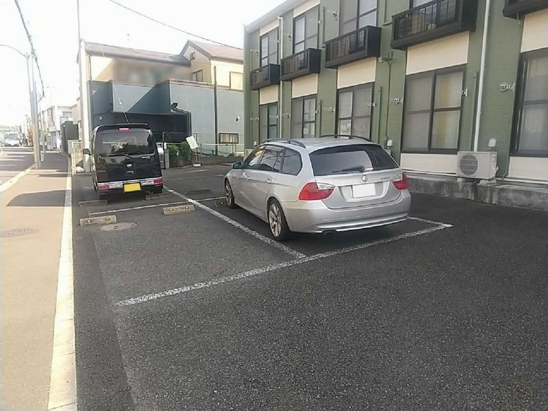 レオパレス中央Ⅱ 駐車場
