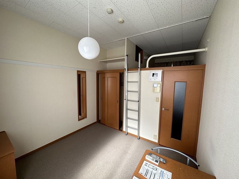 レオパレス愛 寝室