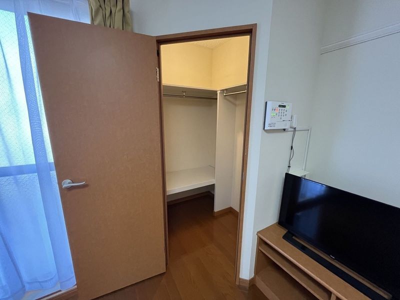 レオパレスグランドカメリアⅦ 収納