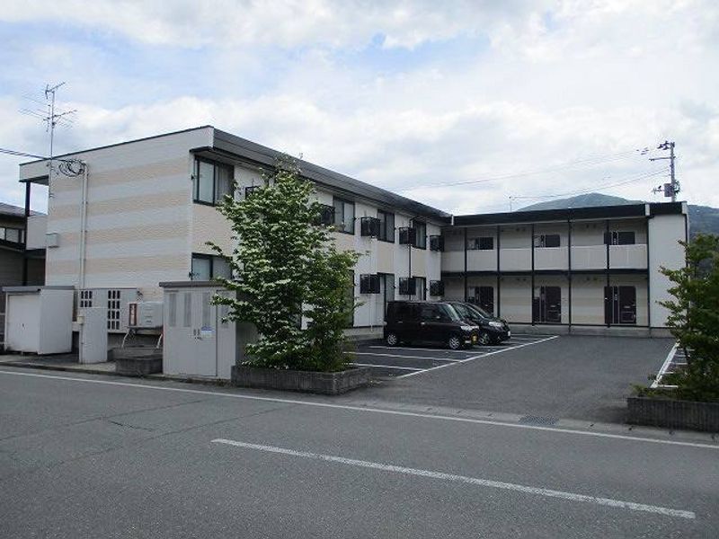 レオパレスたかの 外観
