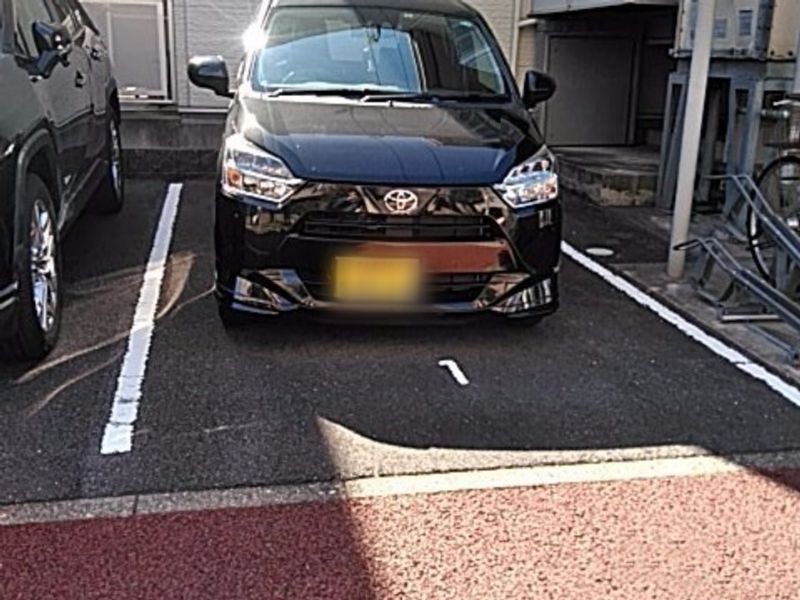 レオパレス森真 駐車場