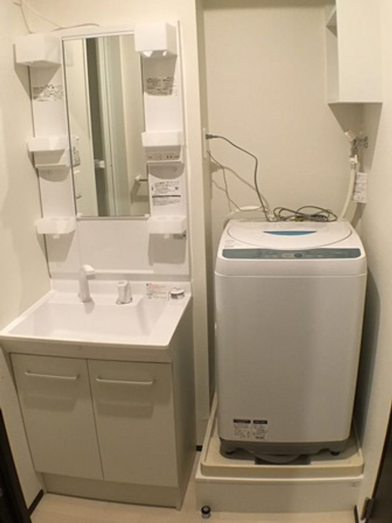 CLEINO Bianca Washroom