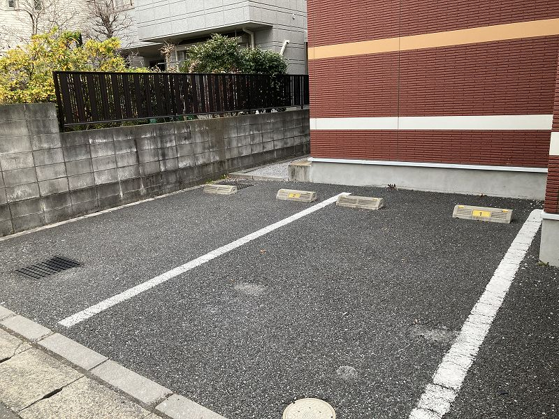 レオネクストペンタス 駐車場