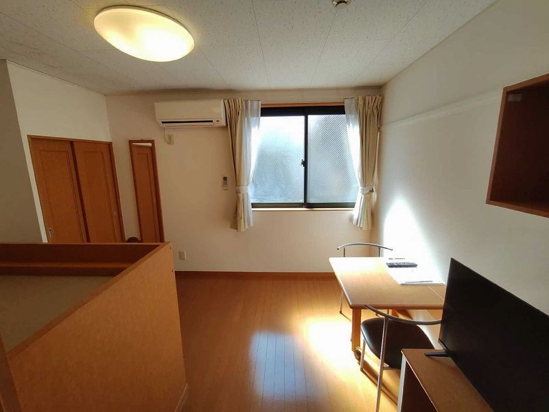 レオパレスフォーチュン２１ 居間