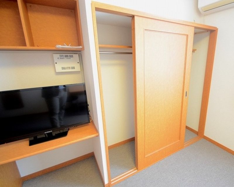 レオパレスグランドカメリアⅥ 収納