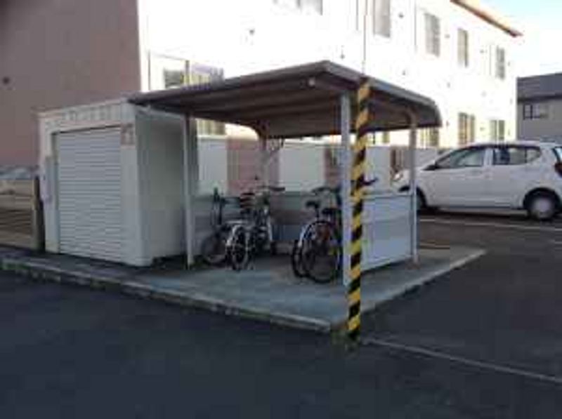 レオパレス三共１２ 共用部分