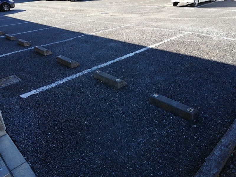 レオパレスサニースクエアーＡ 駐車場