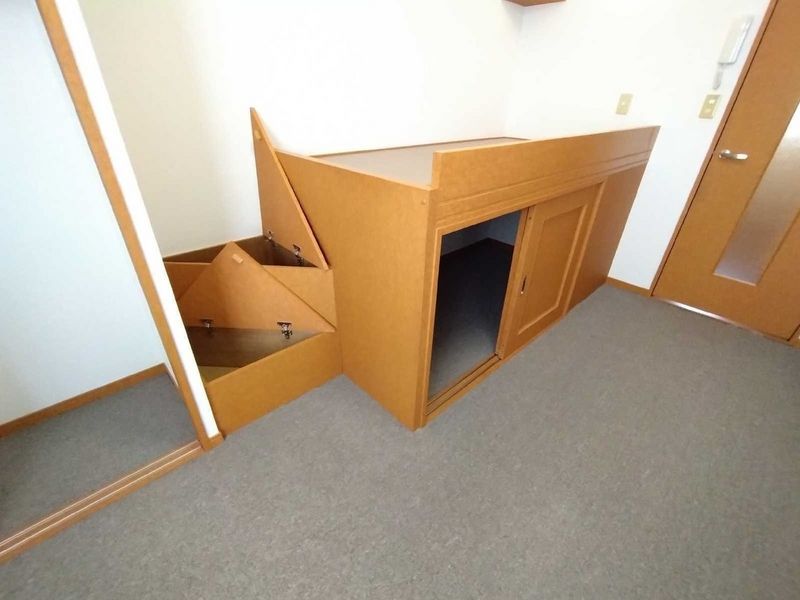 レオパレスボヌール 収納