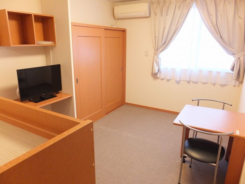 レオパレス信濃 居間