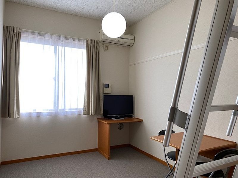 レオパレスルミエールエスト 居間