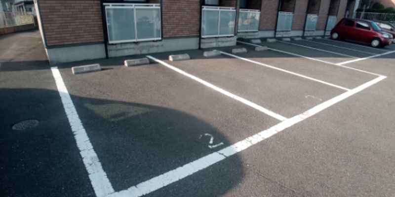 レオネクストメルベーユ則松 駐車場