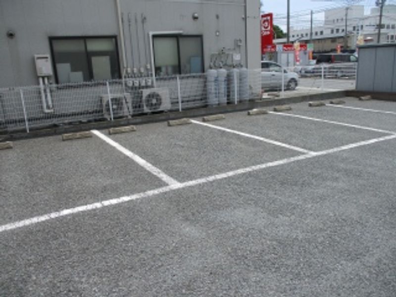 レオパレスディア　コート　３ 駐車場
