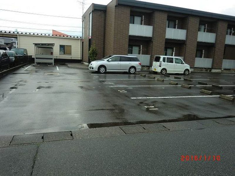 レオパレスアバンティＷＡＤＡ 駐車場