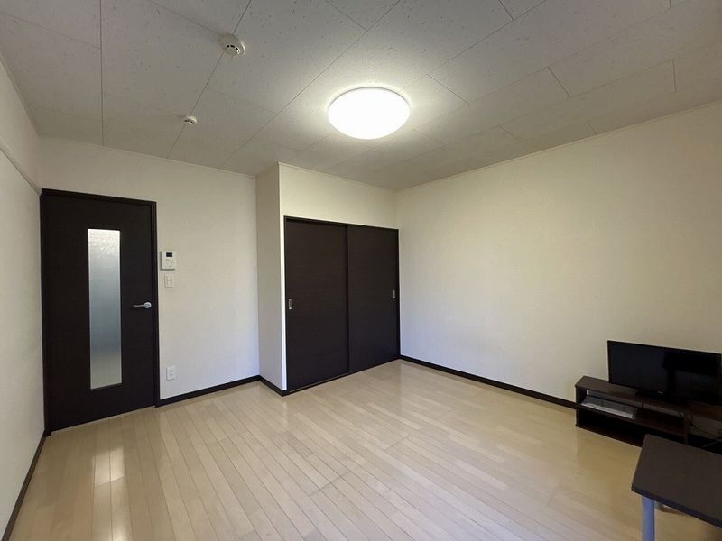 レオネクストメゾン　グリシーヌ 居間