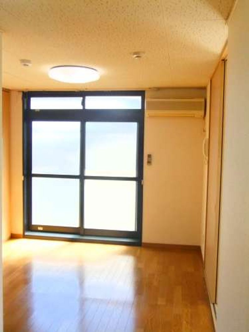 レオパレスフューチャー 居間