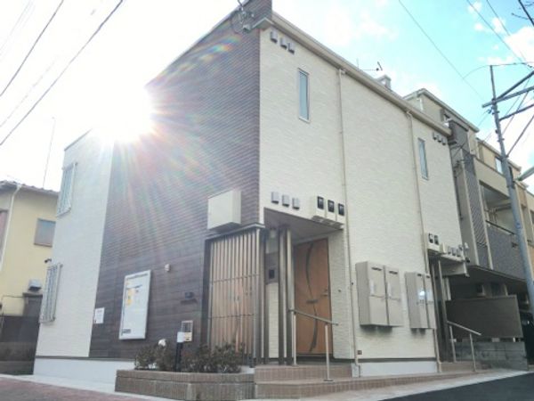 Bên ngoài CLEINO Kawasaki