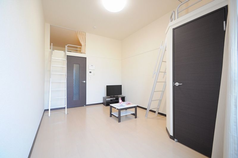 ミランダＢＥＬＬ栄 居間