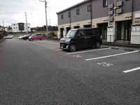 レオパレス康陽舎 駐車場