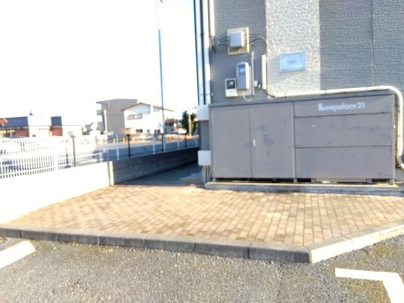 レオパレスＭ＆Ｎ エントランス