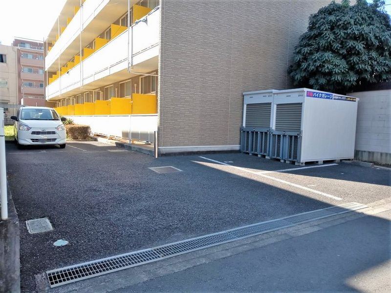 レオパレスサンファーム 駐車場
