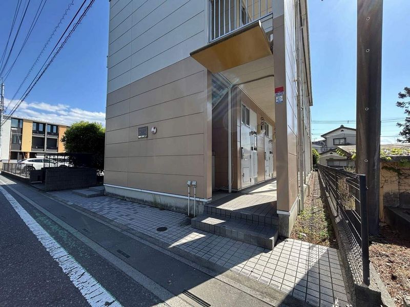 レオパレスミヤマエ エントランス