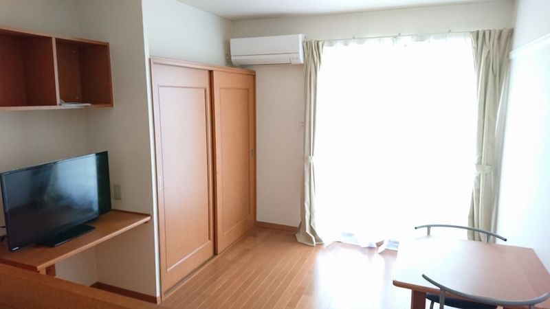 レオパレスくずいⅡ 居間